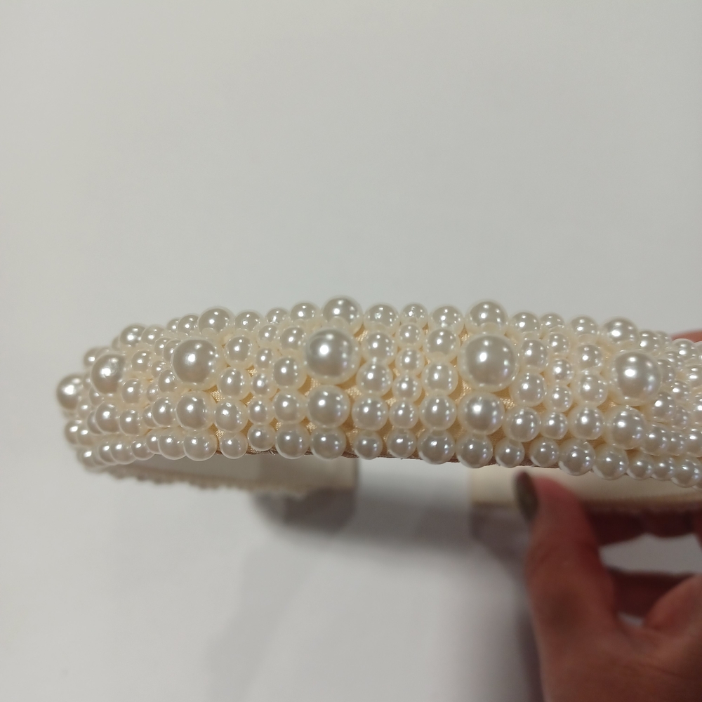 Chic Pearl-Studded Velvet Headbands - Black and Cream - Picture 8 of 8
